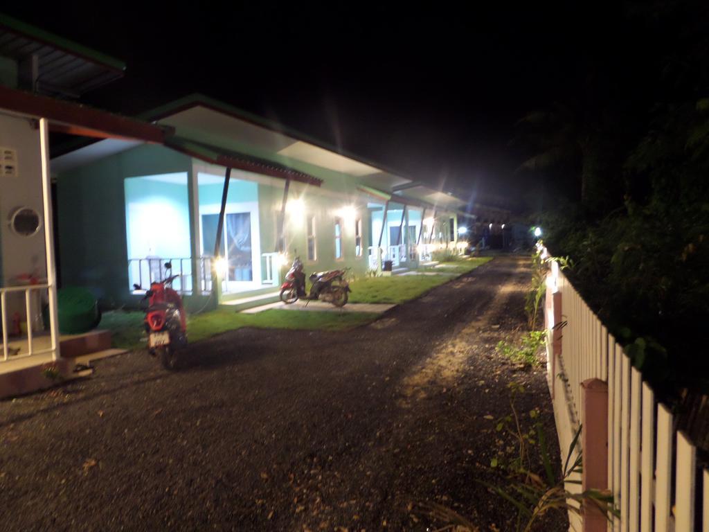 ホテル Lanta Triple Novel Ko Lanta エクステリア 写真